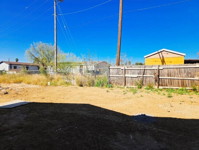 Building Photo - 5006 Cherimoya Ln