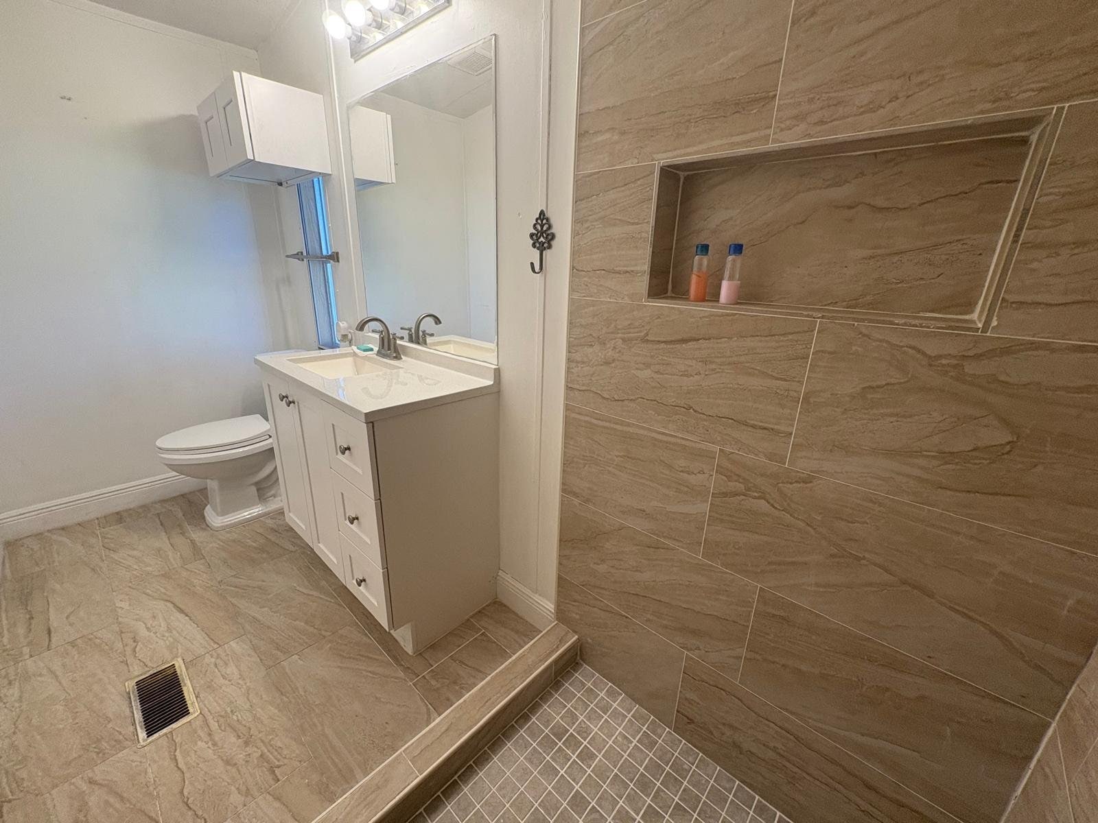 Building Photo - 4769 Naranja Way