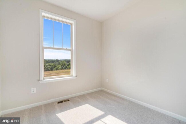 Building Photo - 5911 Garden Walk Dr