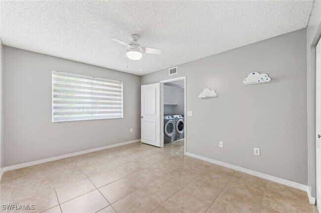 Building Photo - 1210 Wildwood Lakes Blvd