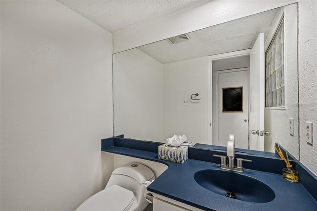 Building Photo - 8903 Trone Cir