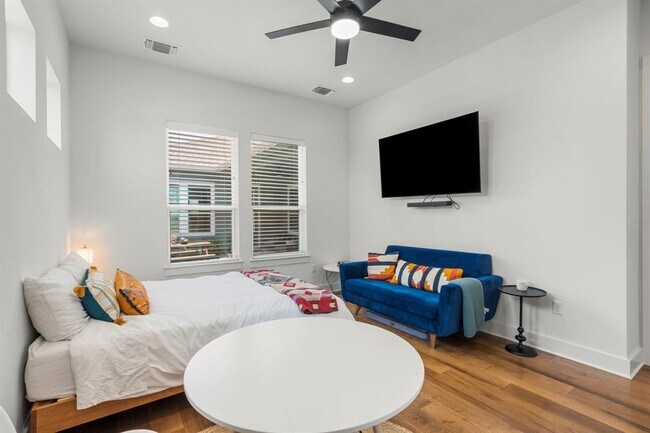 Building Photo - 8416 Apogee Blvd