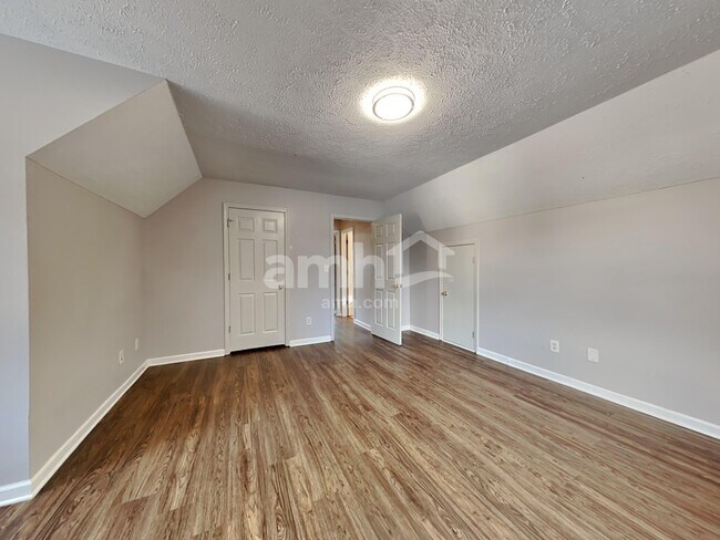 Building Photo - 420 Etowah Valley Way