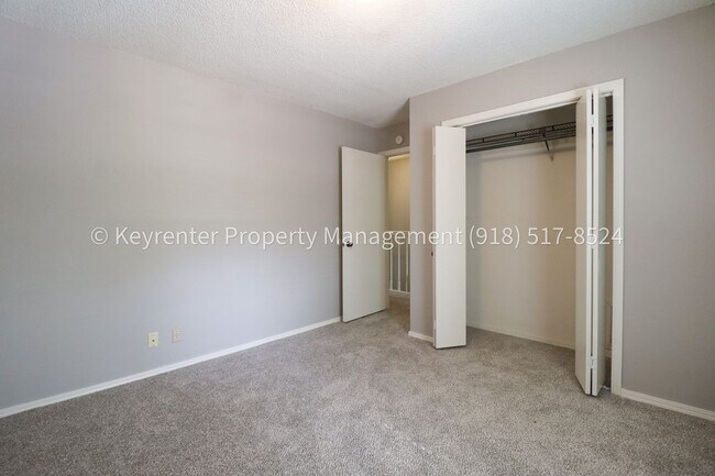 Building Photo - 6246 S Yorktown Pl