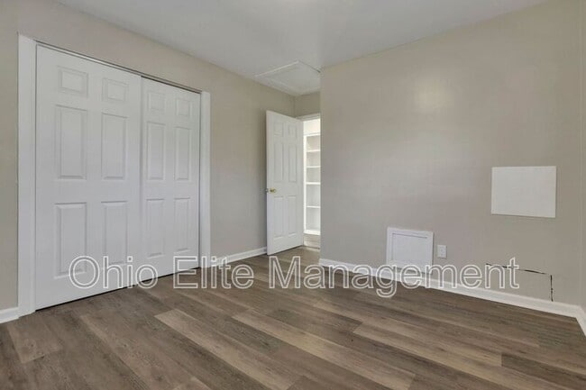 Building Photo - 2416 Dawnlight Ave