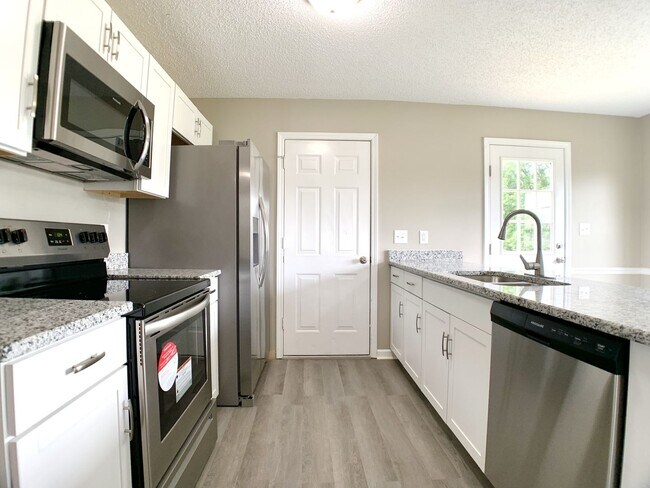 Building Photo - 1125 Lamont Ct