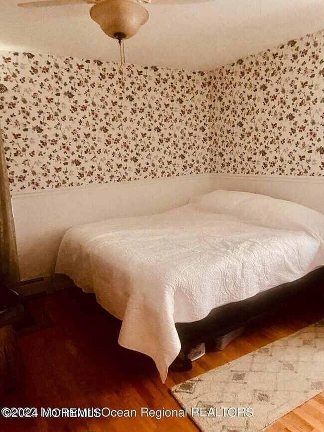 Building Photo - 7 Basset Dr