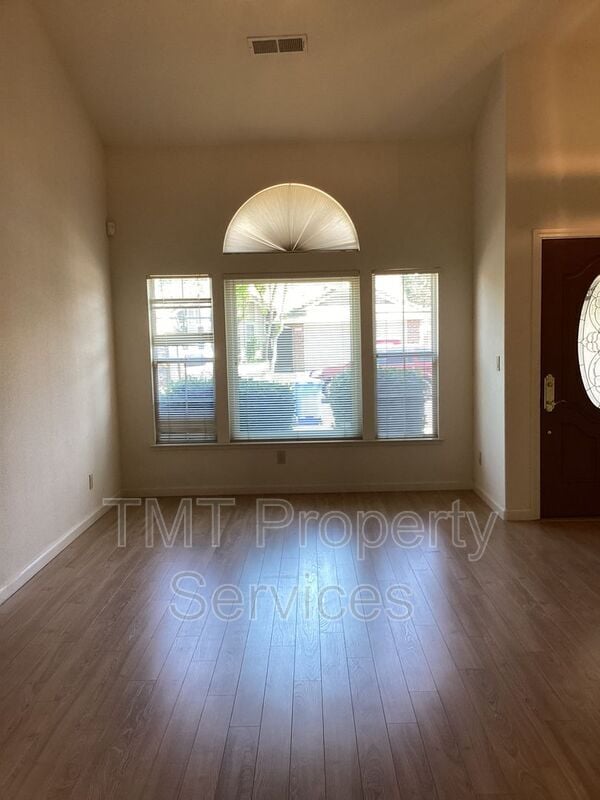 Building Photo - 10188 Gatemont Cir