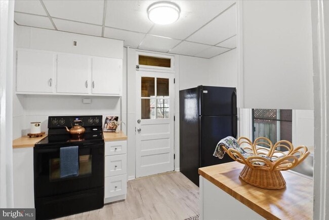 Building Photo - 819 E Marion St