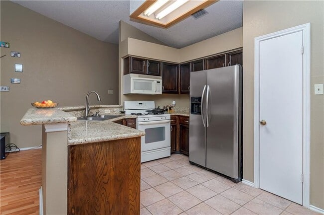 Building Photo - 3008 Birch Dr