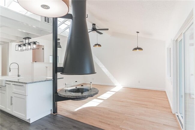 Building Photo - 2200 Trailside Dr