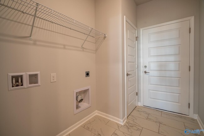 Building Photo - 203 Osceola Cir