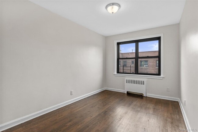 Building Photo - 33 William St