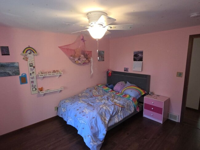 Building Photo - Updated 4 bedroom home in Merton