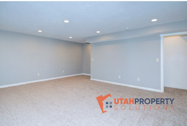 Building Photo - 14357 S Sherwell Ct