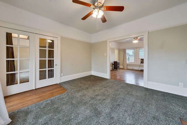 Building Photo - Charming Midtown 1-Bedroom Apartment with ...