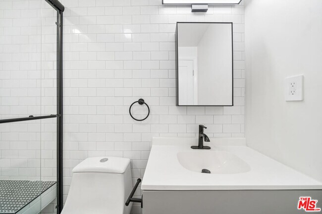 Building Photo - 1027 N Gardner St