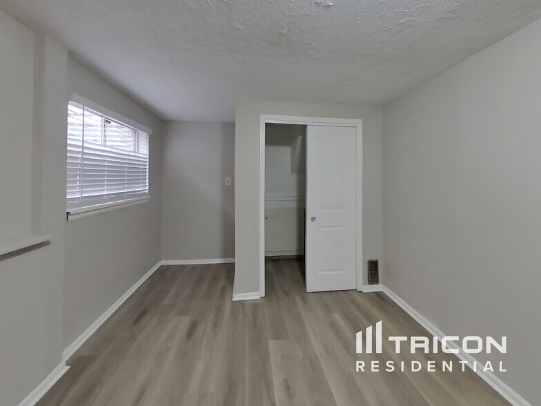 Building Photo - 1070 Nolte Dr W