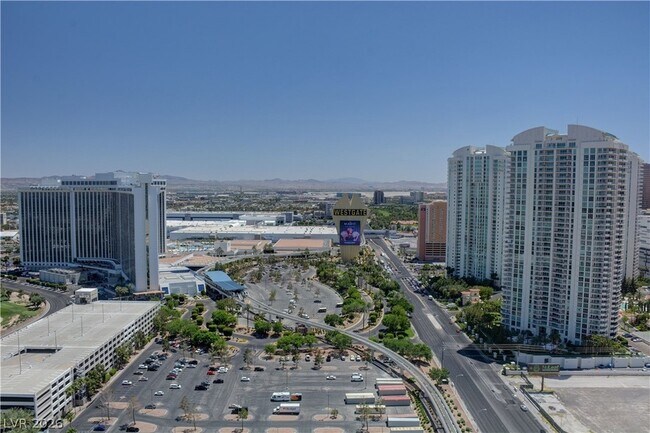 Building Photo - 322 E Karen Ave