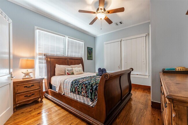 Building Photo - 4508 Avenue O 1/2