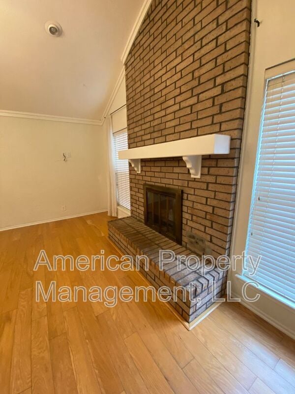 Building Photo - 1729 Melrose Dr