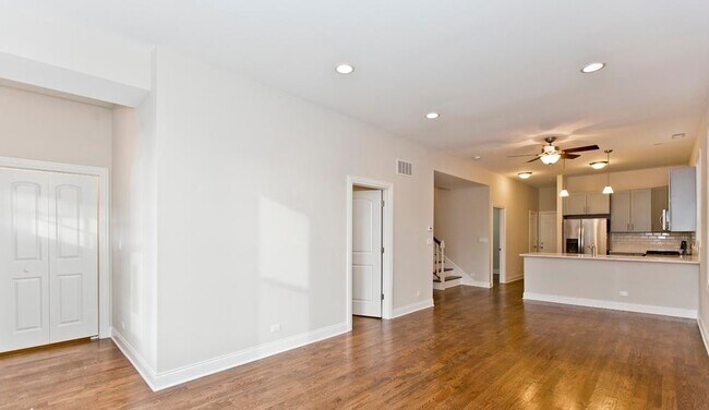 Building Photo - 827 N Francisco Ave