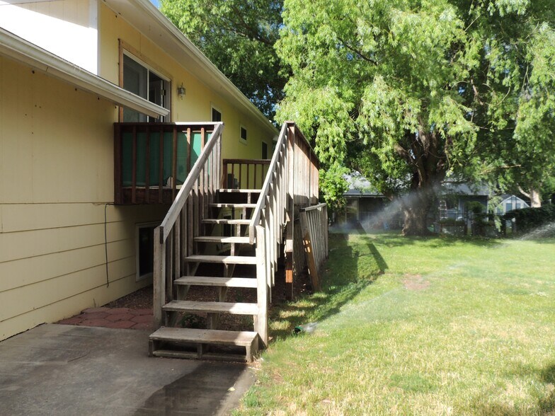 Building Photo - 2664 Bahamas Way