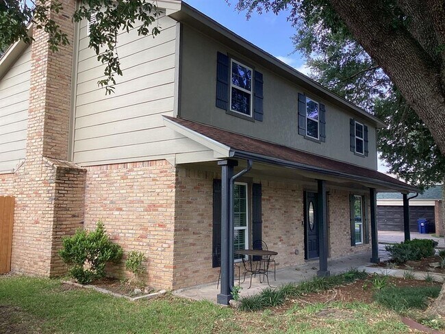 Building Photo - 15311 Empanada Dr