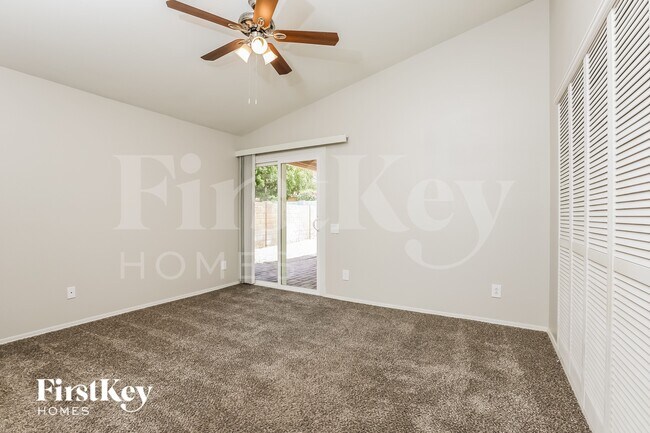 Building Photo - 4116 E Tanglewood Dr