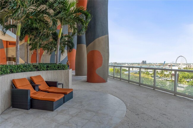 Building Photo - 50 Biscayne Blvd