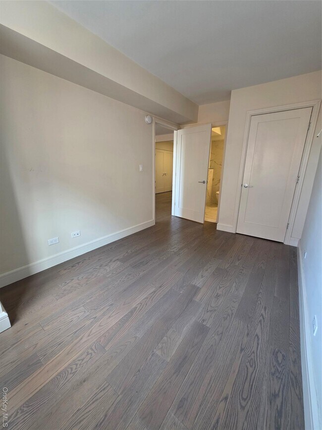 Building Photo - 107-40 Queens Blvd