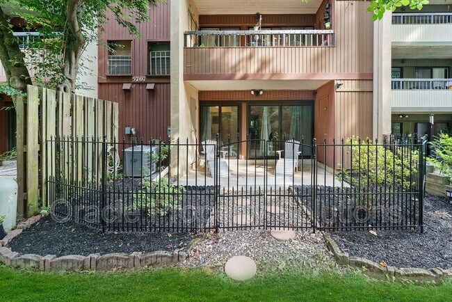 Building Photo - 5707 Harpers Farm Rd