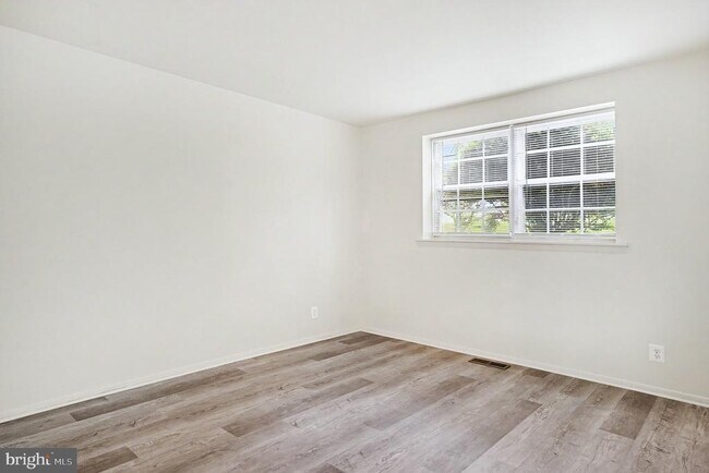 Building Photo - 208 Timber Trail