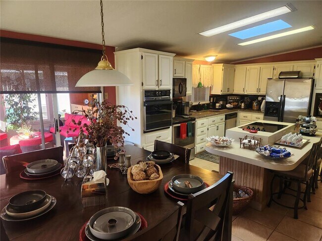 Building Photo - 24921 Pine Hill