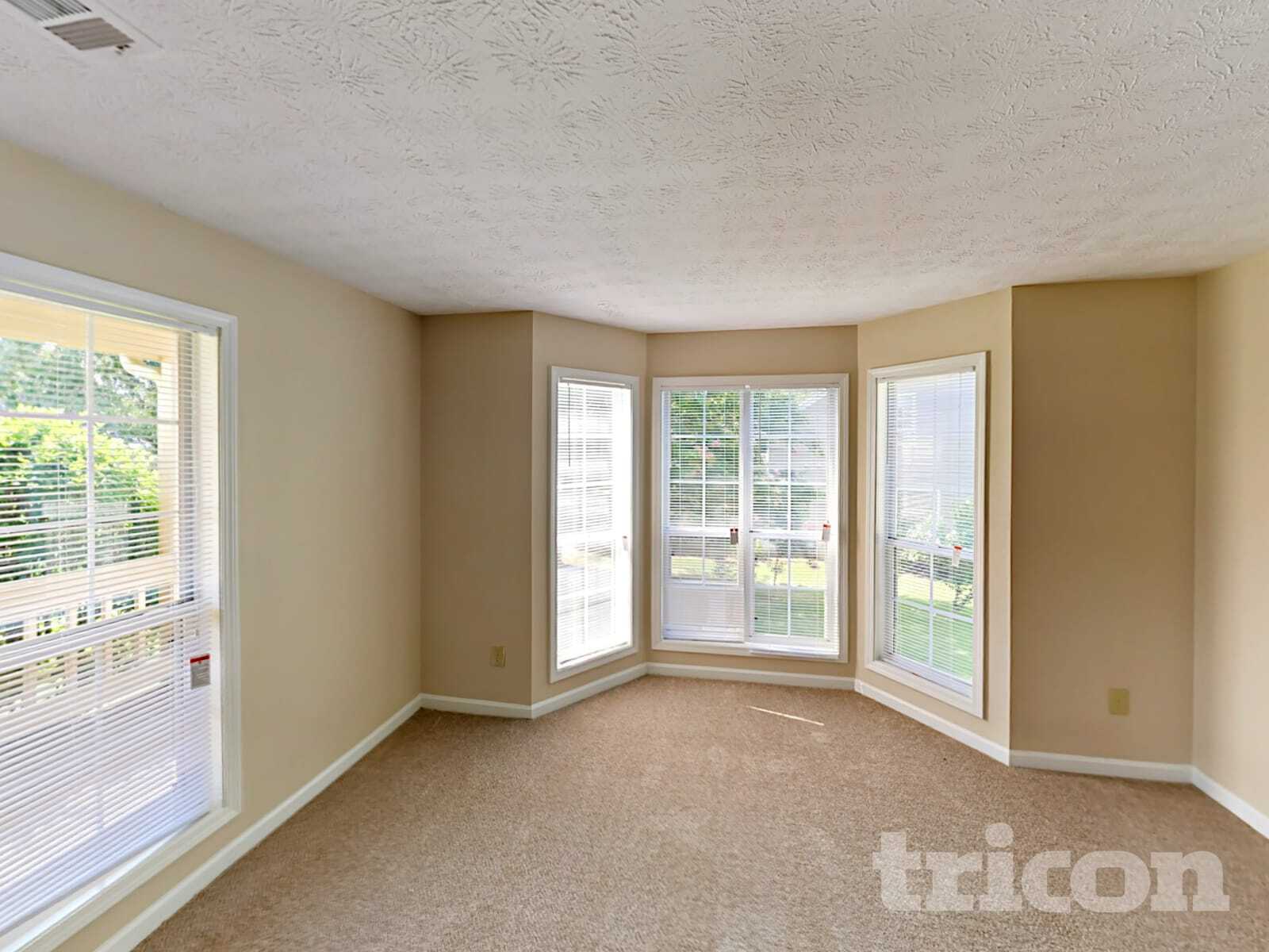 Building Photo - 3270 Summit Pl Dr