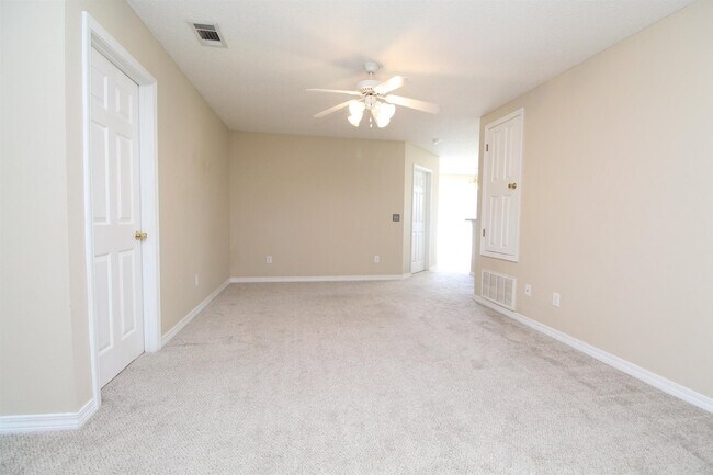 Building Photo - 10605 Wilderness Ln