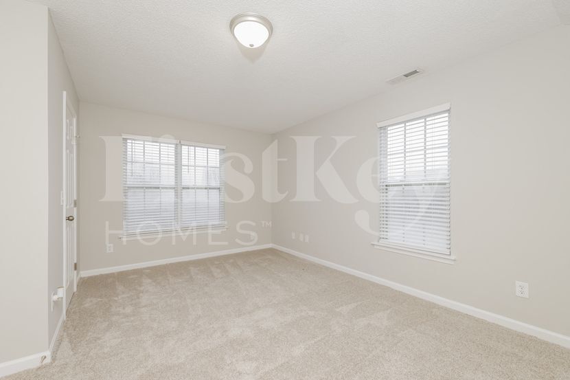 Building Photo - 4944 Lighthouse Ct