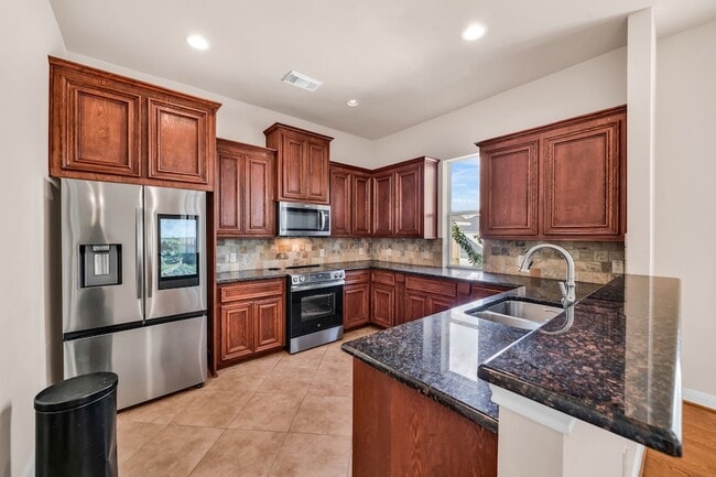 Building Photo - 1607 W Dallas St