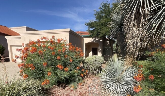 Building Photo - Great northeast location on cul-de-sac, 3 car garage