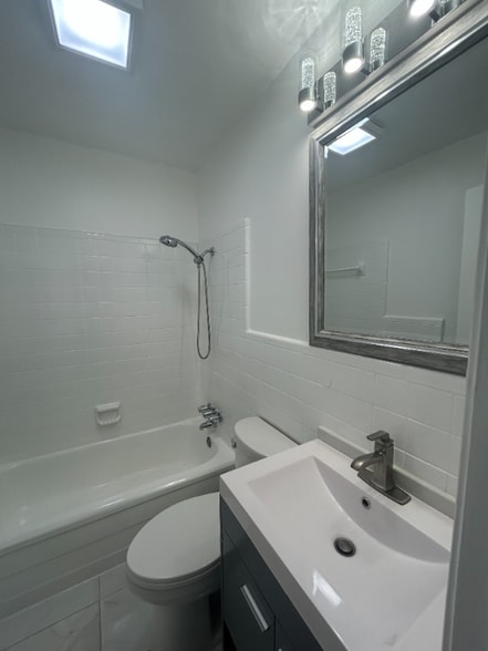 Building Photo - 2107 Tecumseh Trce