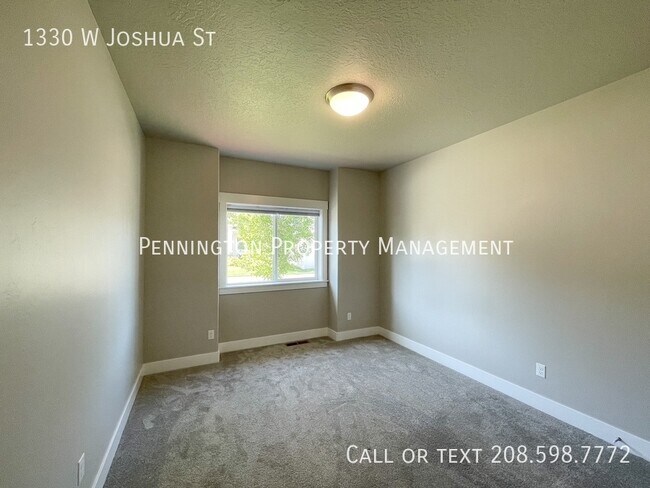 Building Photo - 1330 W Joshua St