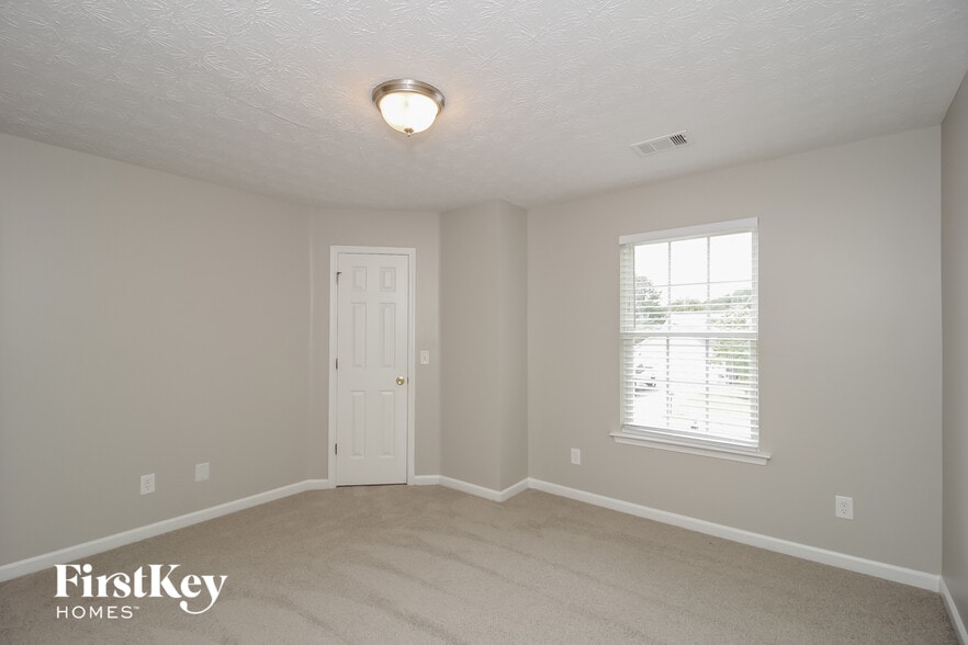 Building Photo - 6109 Buck Hollow Dr N W