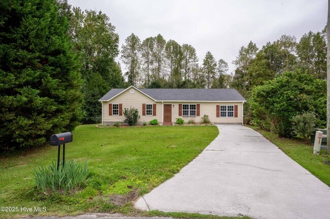 Building Photo - 303 Sedgefield Ct