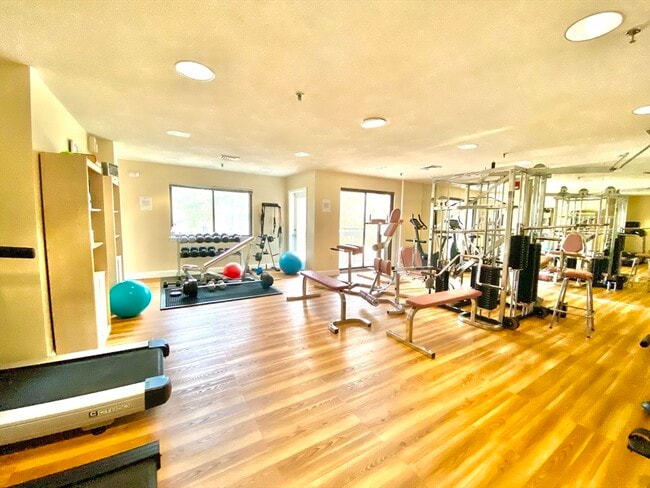 Building Photo - 90 Quincy Shore Dr