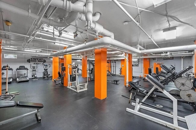 Building Photo - 225 ST PAUL Ave