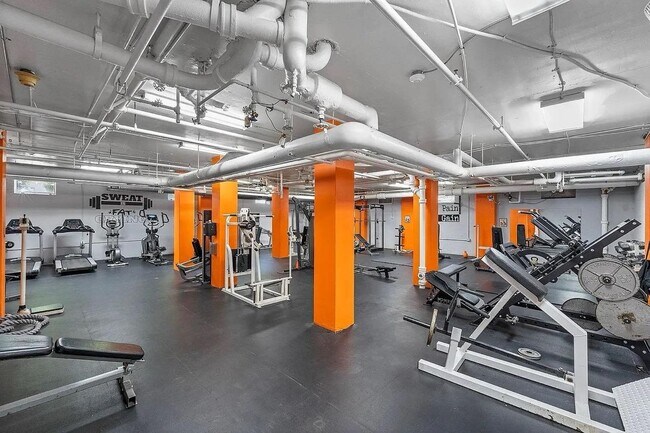 Building Photo - 225 St Pauls Ave