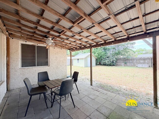 Building Photo - Spacious 4BR Home in Fort Walton Beach with Solar Panels!
