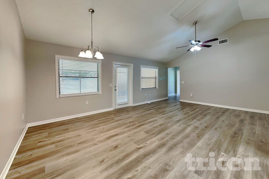 Building Photo - 352 N Fork Pl