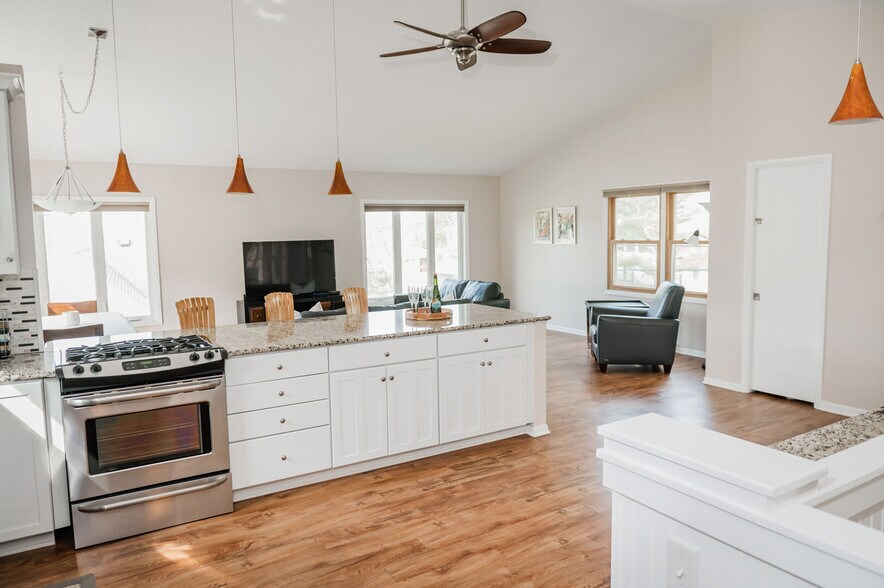 Building Photo - 150 Prospect St