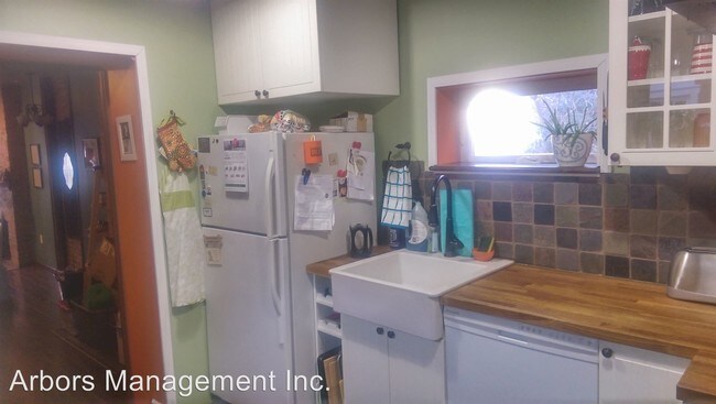 Building Photo - 2 br, 1.5 bath House - 297 42nd Street